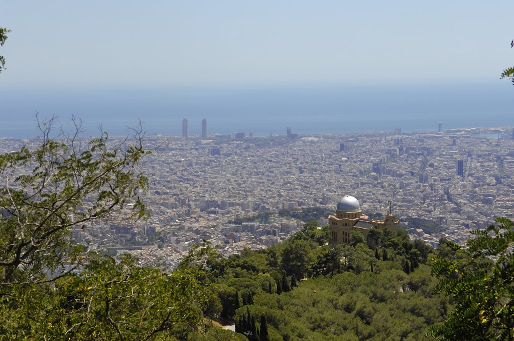 Vistas de Barcelona desde el Tibidabo/ Parc Natural de Collserola