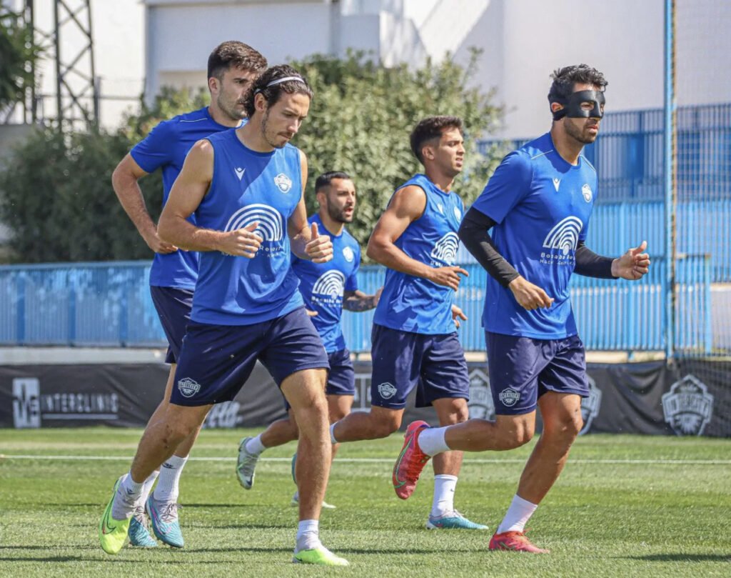 Alessandro Burlamaqui in training with his teammates