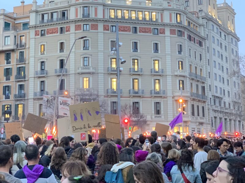 Un clamor por la igualdad inunda las calles de Barcelona