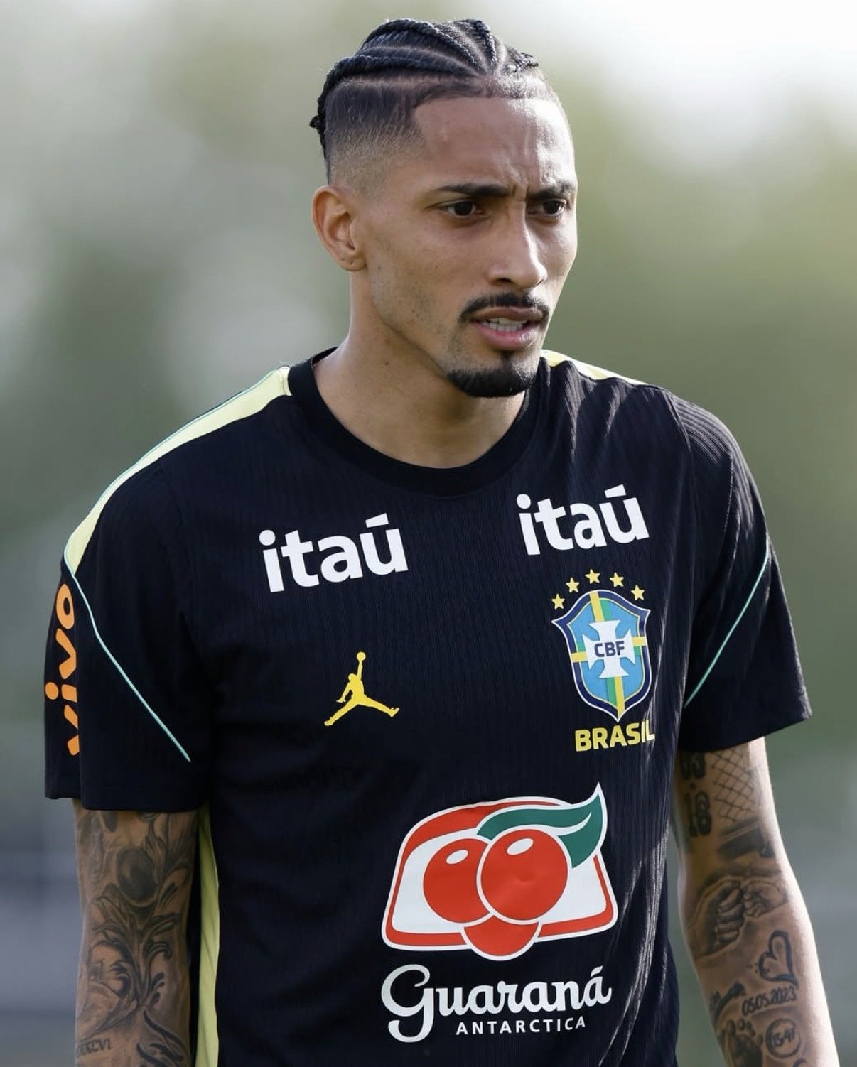 Raphinha uno de los afectados por el Virus FIFA. Vía instagram de Brasil